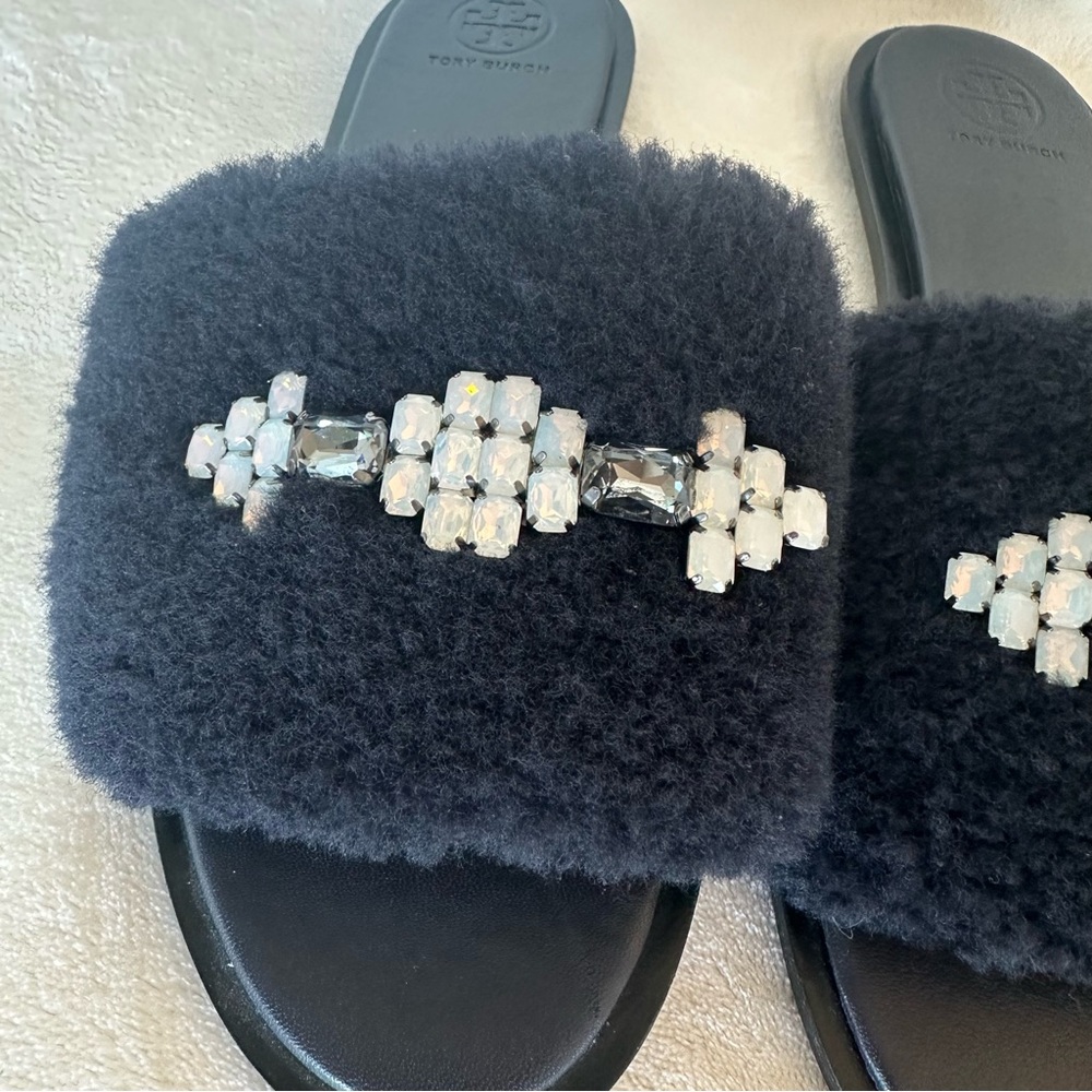Tory Burch Aspen Crystal Embellished Black Shearling Sheep Slide Sandal Size 9 - Picture 4 of 9